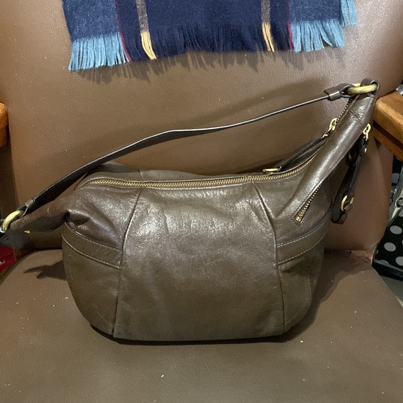 Danier Leather Hobo - Picture 3 of 9